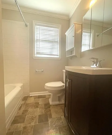 2114 E 62nd St — Photo 16