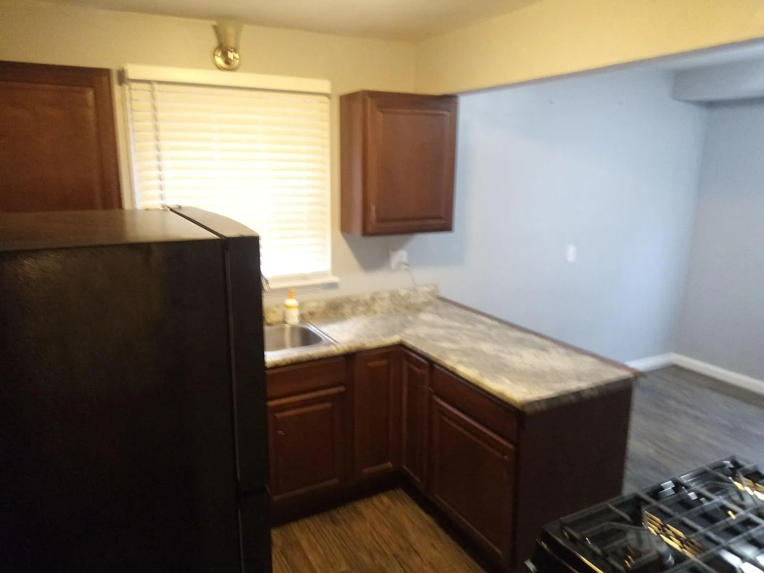 3 bed, 1218 sqft, $1,500 — Photo 2