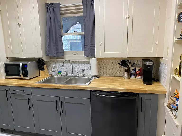 308 E 27th St #4 — Photo 4