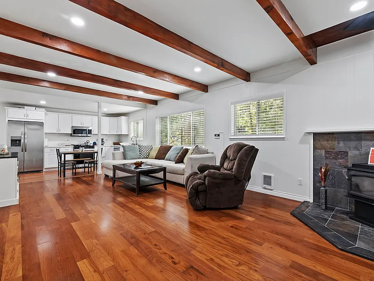 22523 N Tuolumne Rd #B — Photo 25