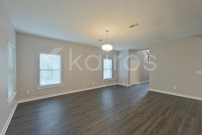 3 bed, 2.5 bath, 1804 sqft, $1,725 — Photo 2