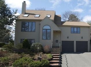 10 Lucia Rd, Marblehead, MA 01945