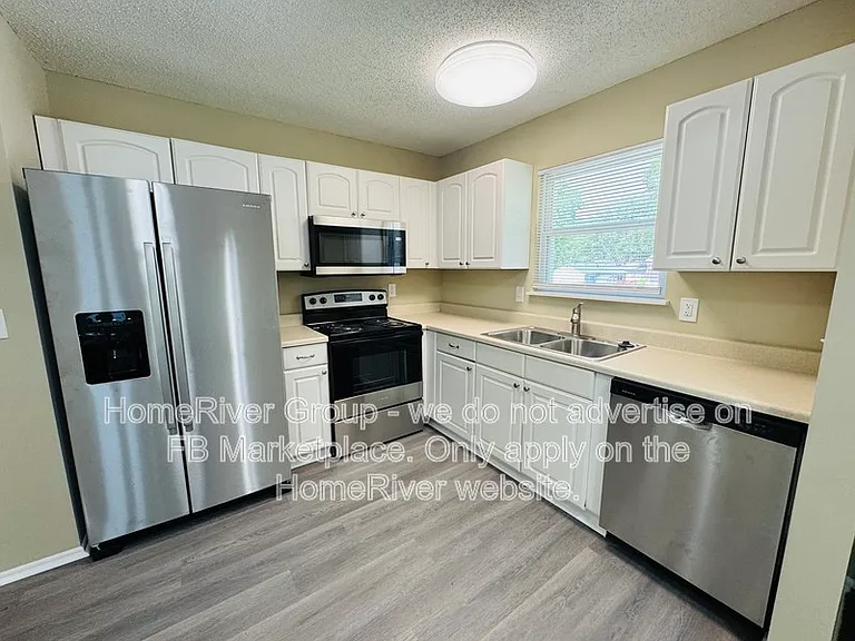 2720 NW Castle Dr — Photo 4