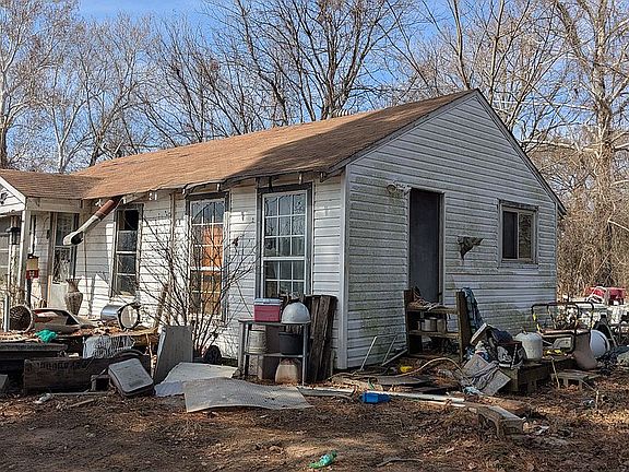 2nd image of 6005 Clark Thomas Rd