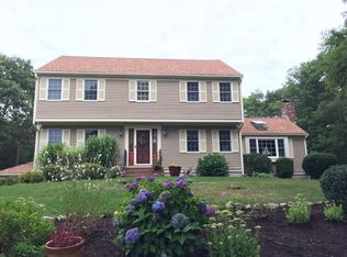 20 Noreast Dr, Sagamore Beach, MA 02562