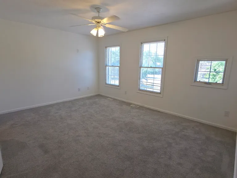 8114 Chester Pkwy — Photo 7