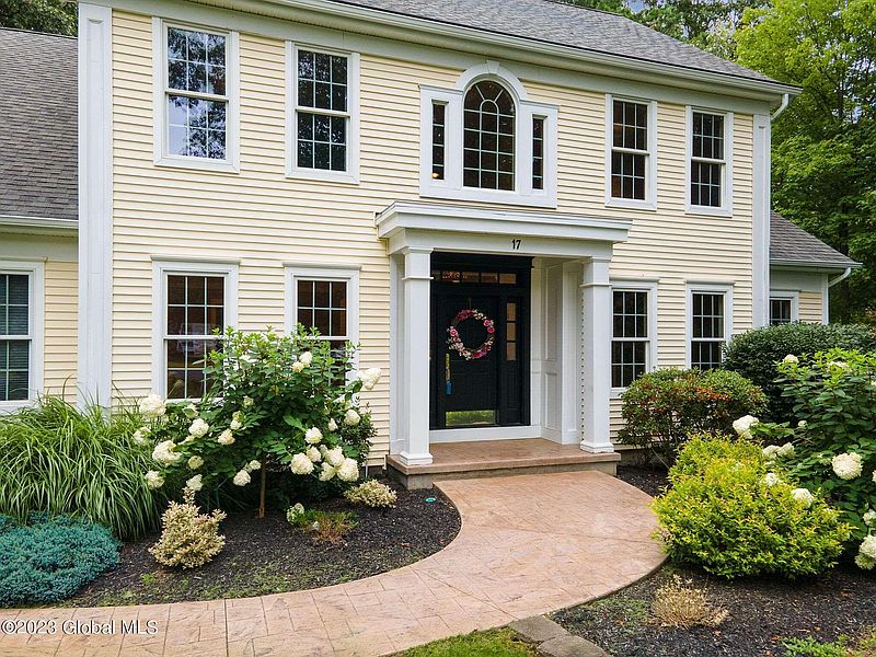 5th image of 17 Huntington Court