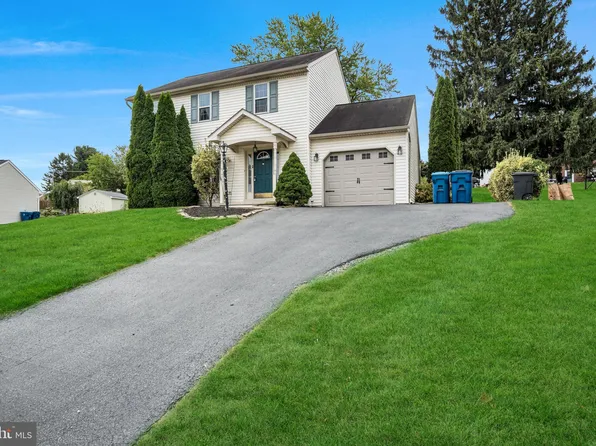 14 Parkview Dr, Seven Valleys, PA 17360