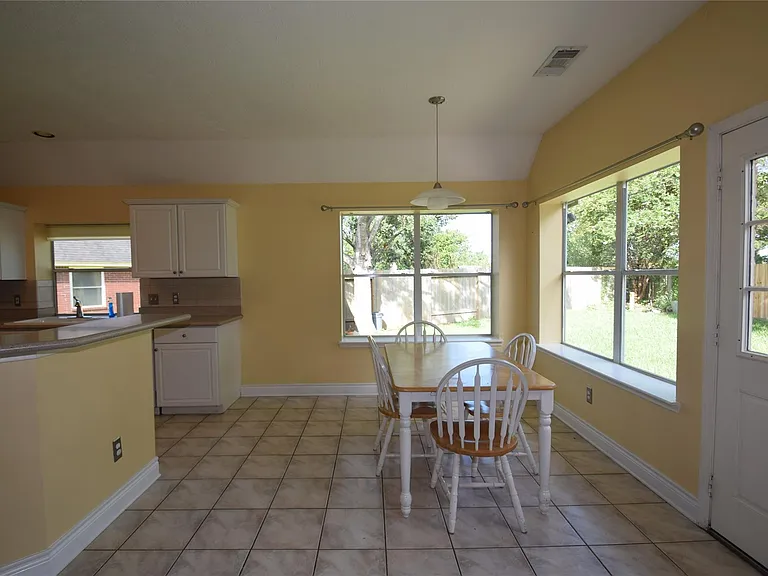 6327 Merona Ln — Photo 11
