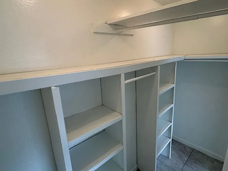 Las Brisas Apartments — Photo 30