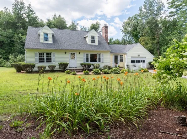 17 Cricket Corner Rd, Amherst, NH 03031