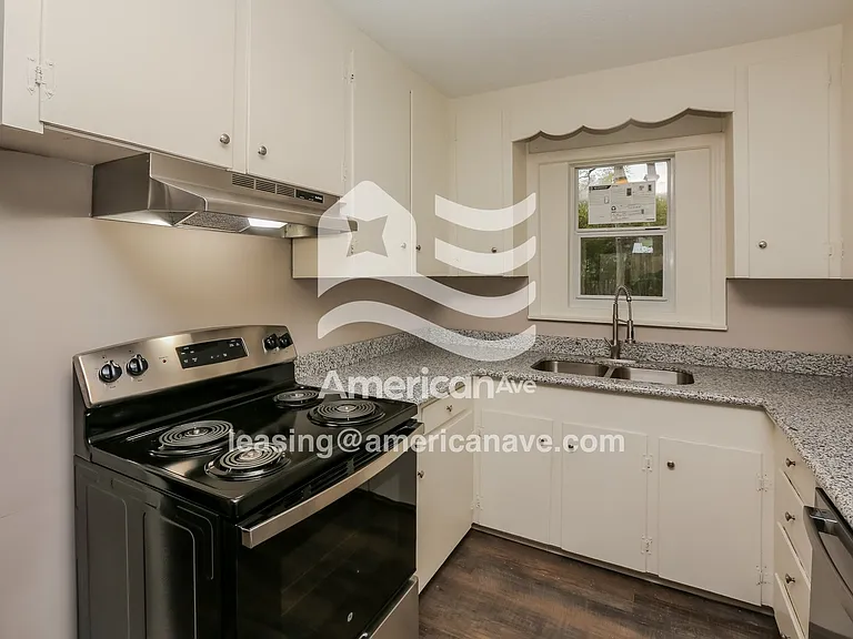 2025455_005_kitchen_13651693.jpg