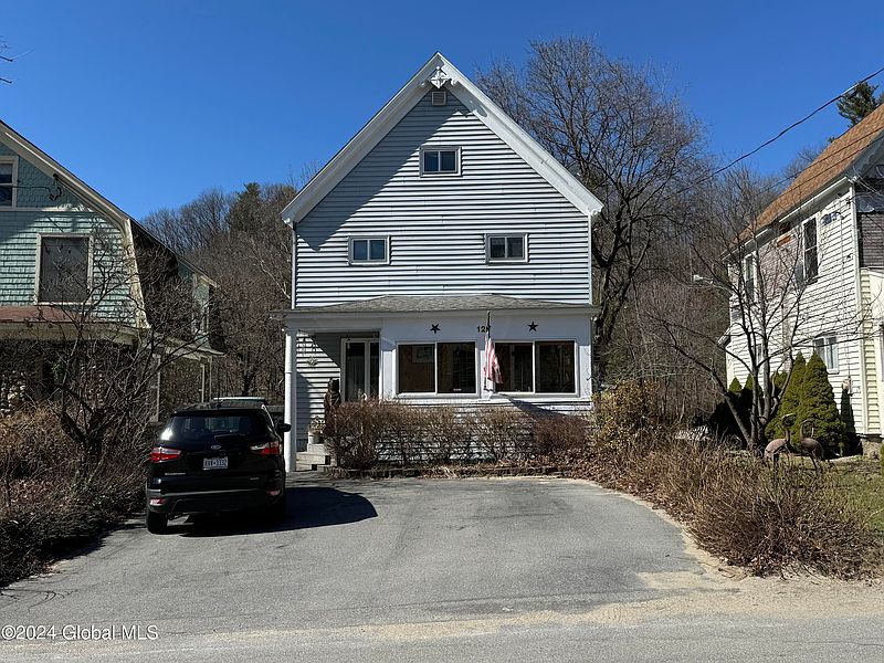 2nd image of 127 Cranes Hollow Road