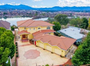 1880 Crestmont Dr, Redding, CA 96002