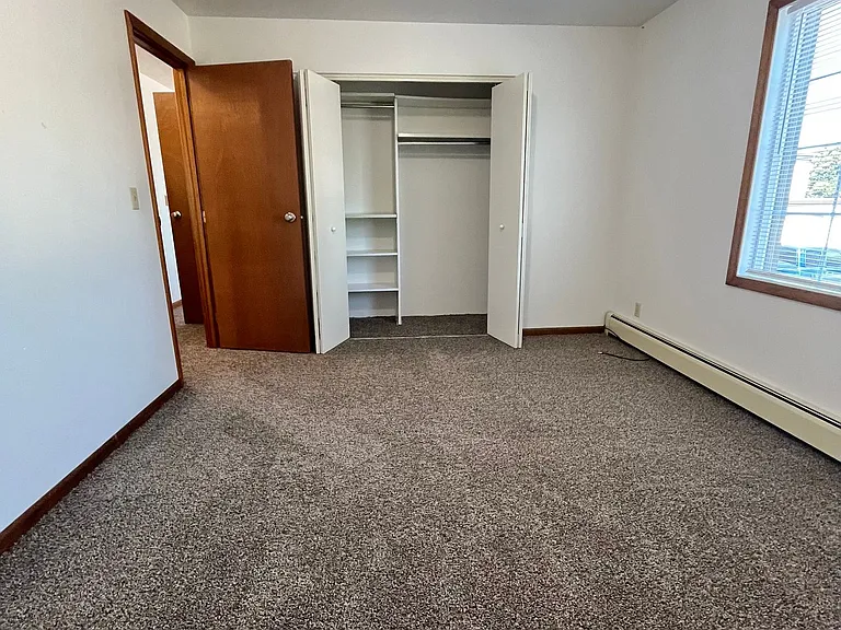 3505 S Hawthorne Ave — Photo 12