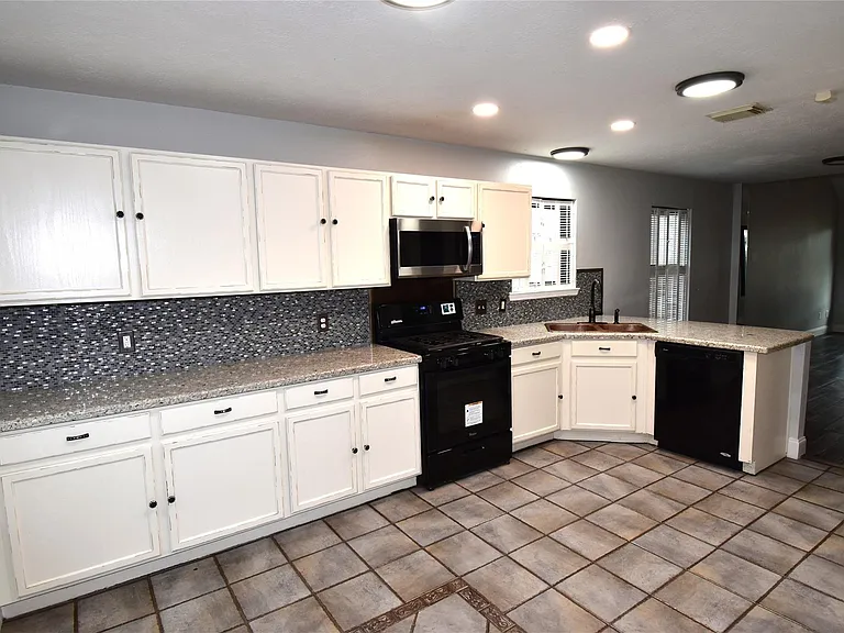 21022 Creek Edge Ct — Photo 7