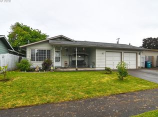 1077 Pleasant St, Springfield, OR 97477