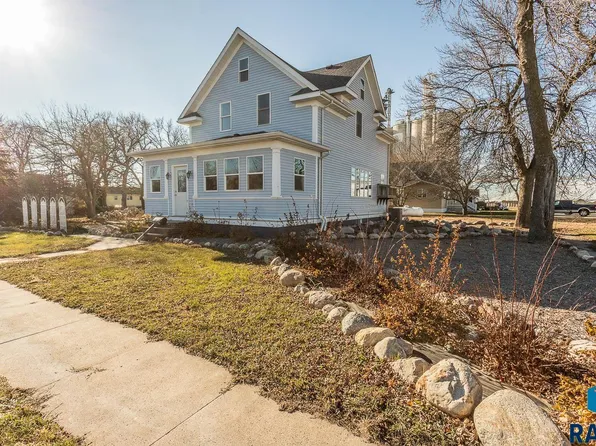 701 Smith Ave, Ruthton, MN 56170