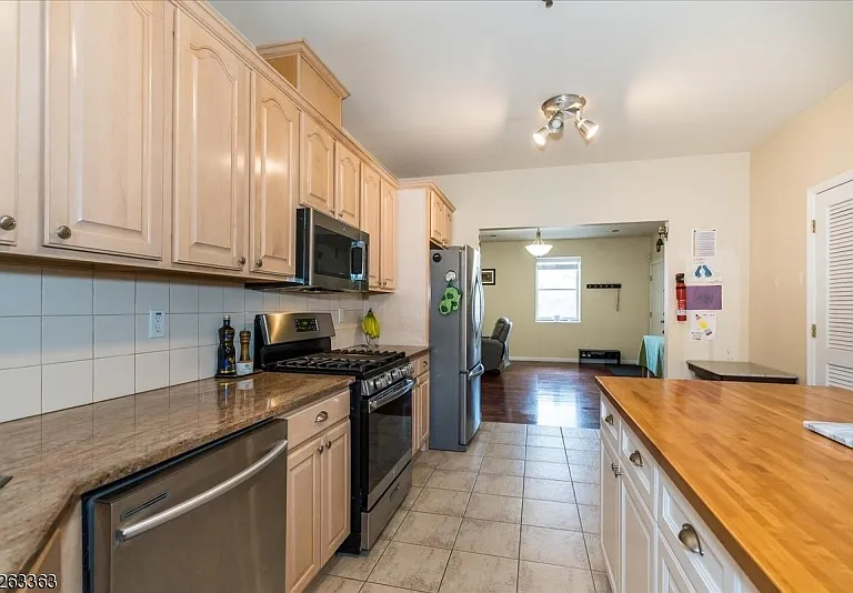 33-37 New York Ave #2A — Photo 12