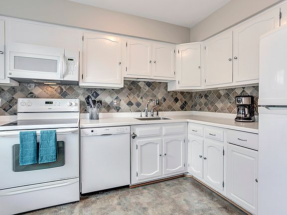 4th image of 6835 Washington Blvd #E