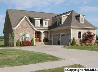 18364 Red Tail St, Athens, AL 35613