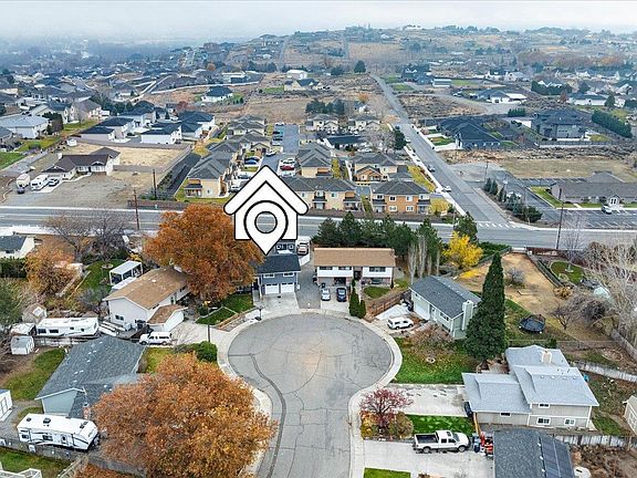 2nd image of 1730 Goldfinch Ct
