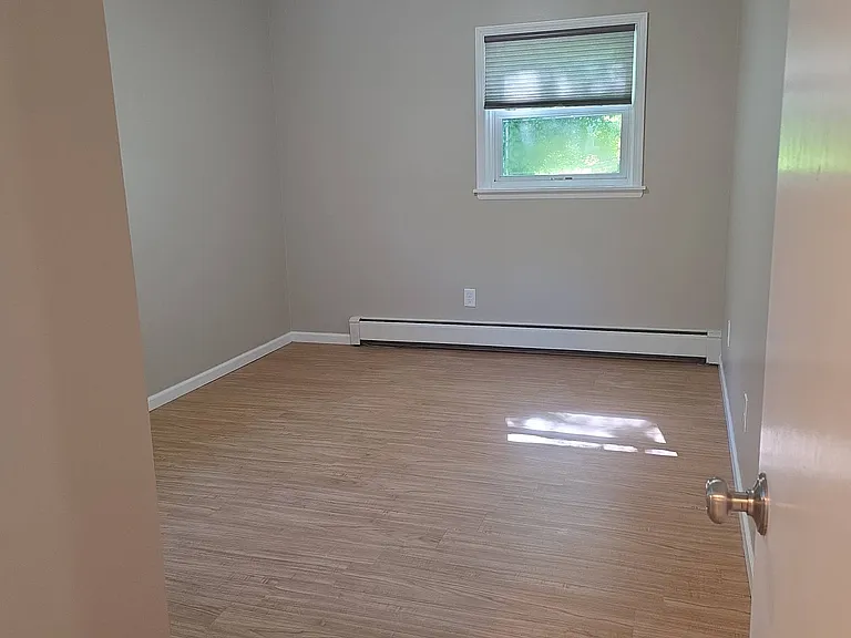 705 E 3rd St #3 — Photo 5