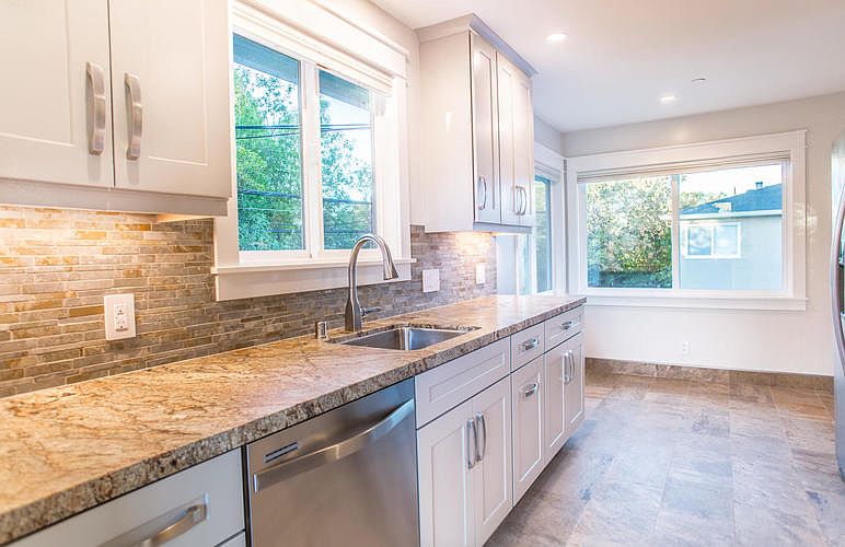 1st image of 452 Waverley St #456