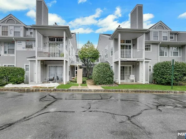 1133 Hyde Park Court, Mahwah, NJ 07430