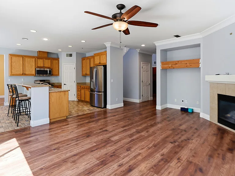 871 Larkspur Ln — Photo 24