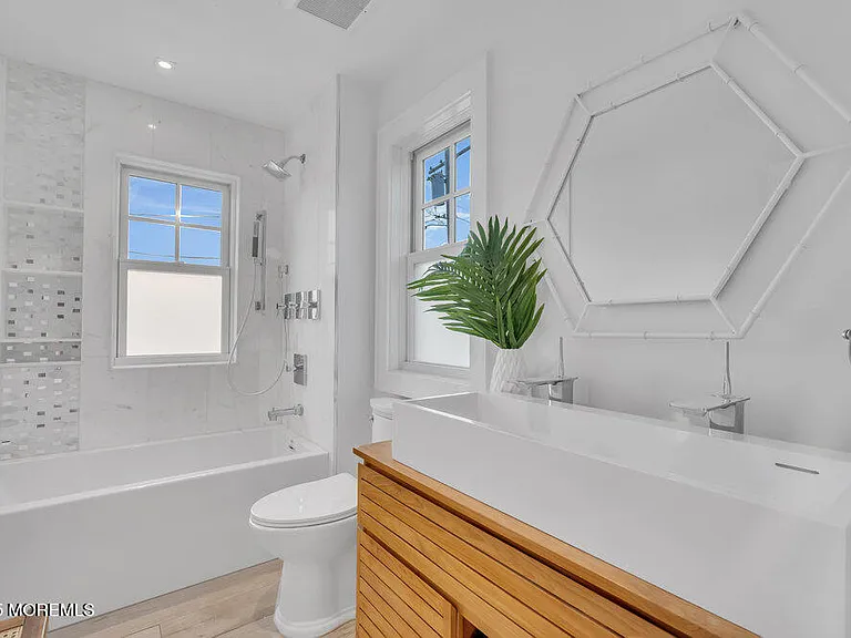 985 Ocean Ave — Photo 130