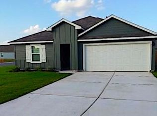 320 Wirecrested Dr, Lockhart, TX 78644