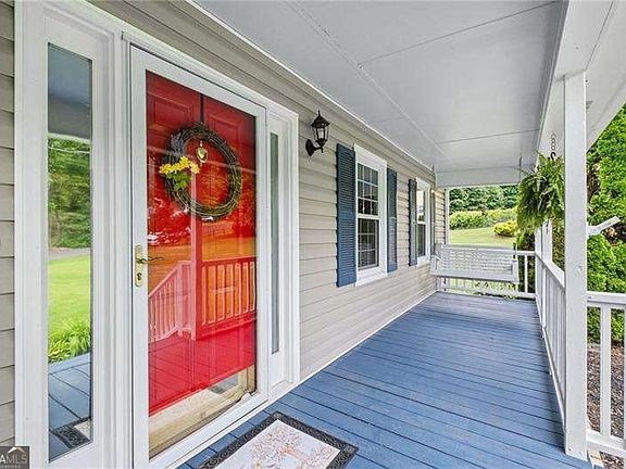 3rd image of 114 Kimberly Rd