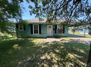 605 Oldham St, Bonham, TX 75418
