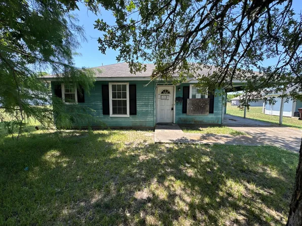605 Oldham St, Bonham, TX 75418