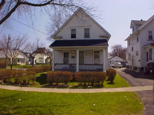 385 Fernwood Ave, Rochester, NY 14609