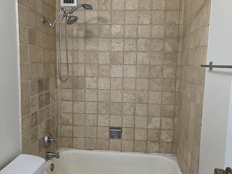 444 W Fullerton Pkwy — Photo 17