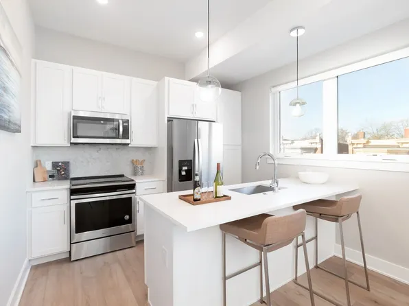 Washington Court (52 W)