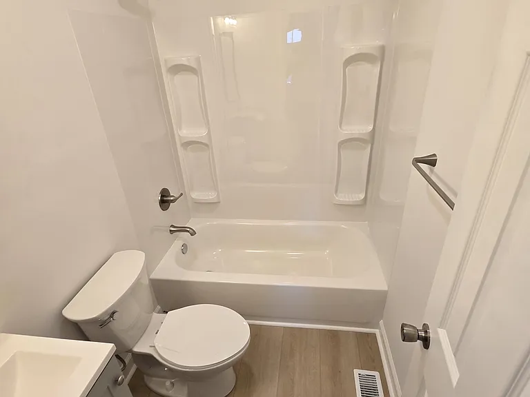 503 Sherman St — Photo 12
