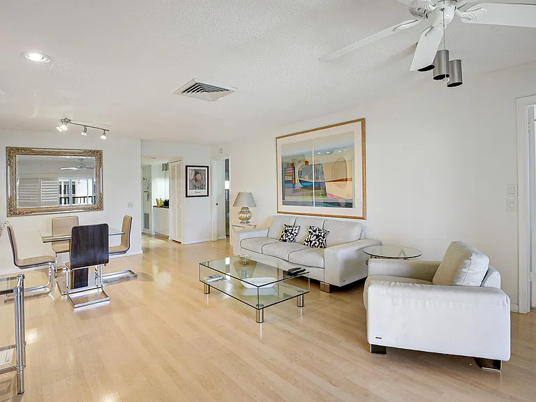4230 Deste Ct #303 — Photo 2