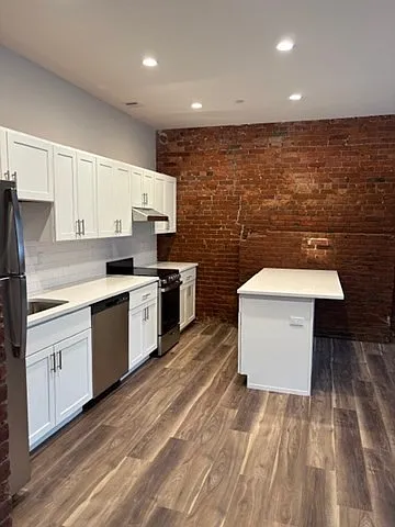 87 N Water St #104 — Photo 4