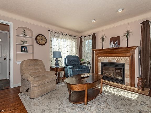 3rd image of 26851 Oriole Ave