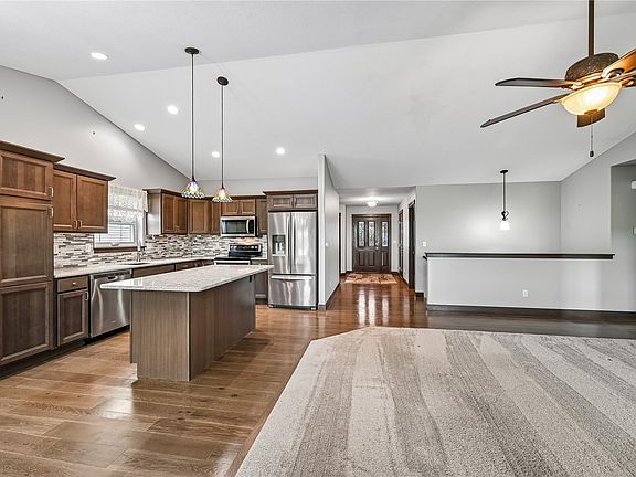 3rd image of 606 Prairie Hill Dr