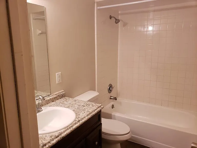 2211 Conway Dr — Photo 4