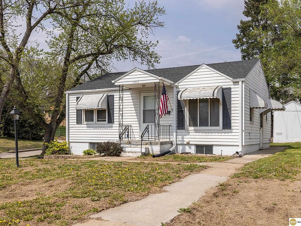 1st image of 7928 Park Dr