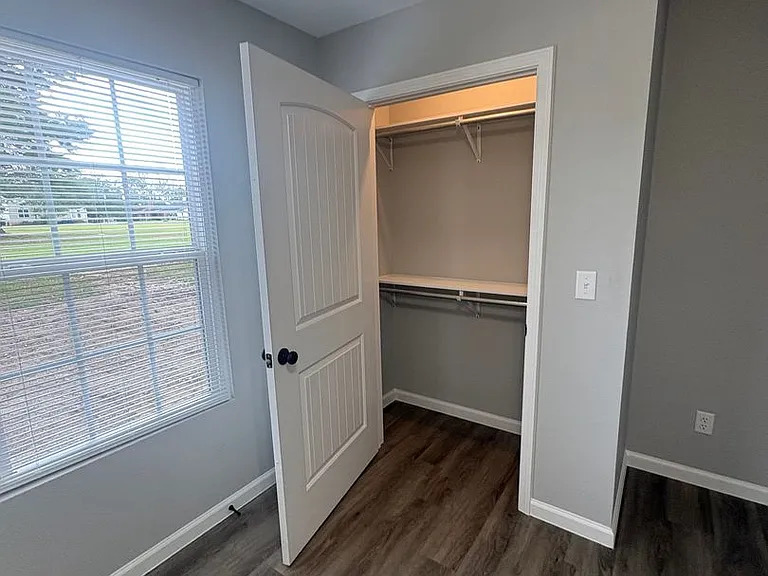 418 Hunington Cir — Photo 15