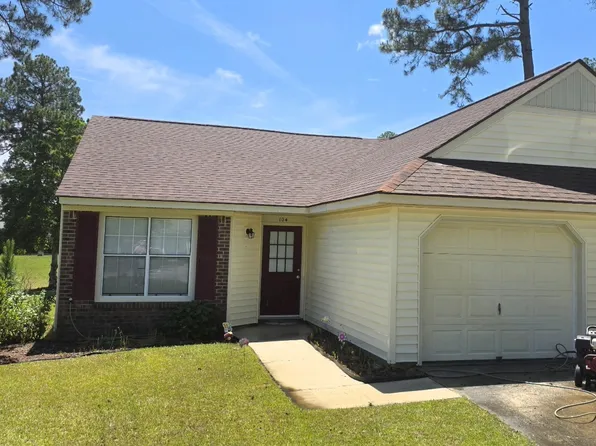104 Village Ct, Havelock, NC 28532