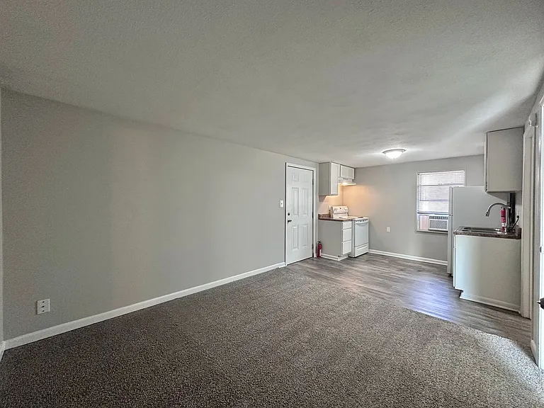 204 Courtyard Cir — Photo 80