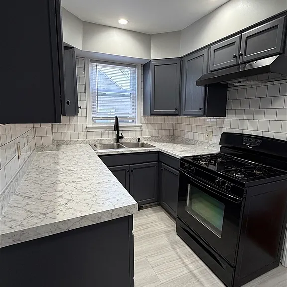 210 Robeson St #2 — Photo 14