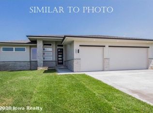 945 NE Badger Ln, Waukee, IA 50263